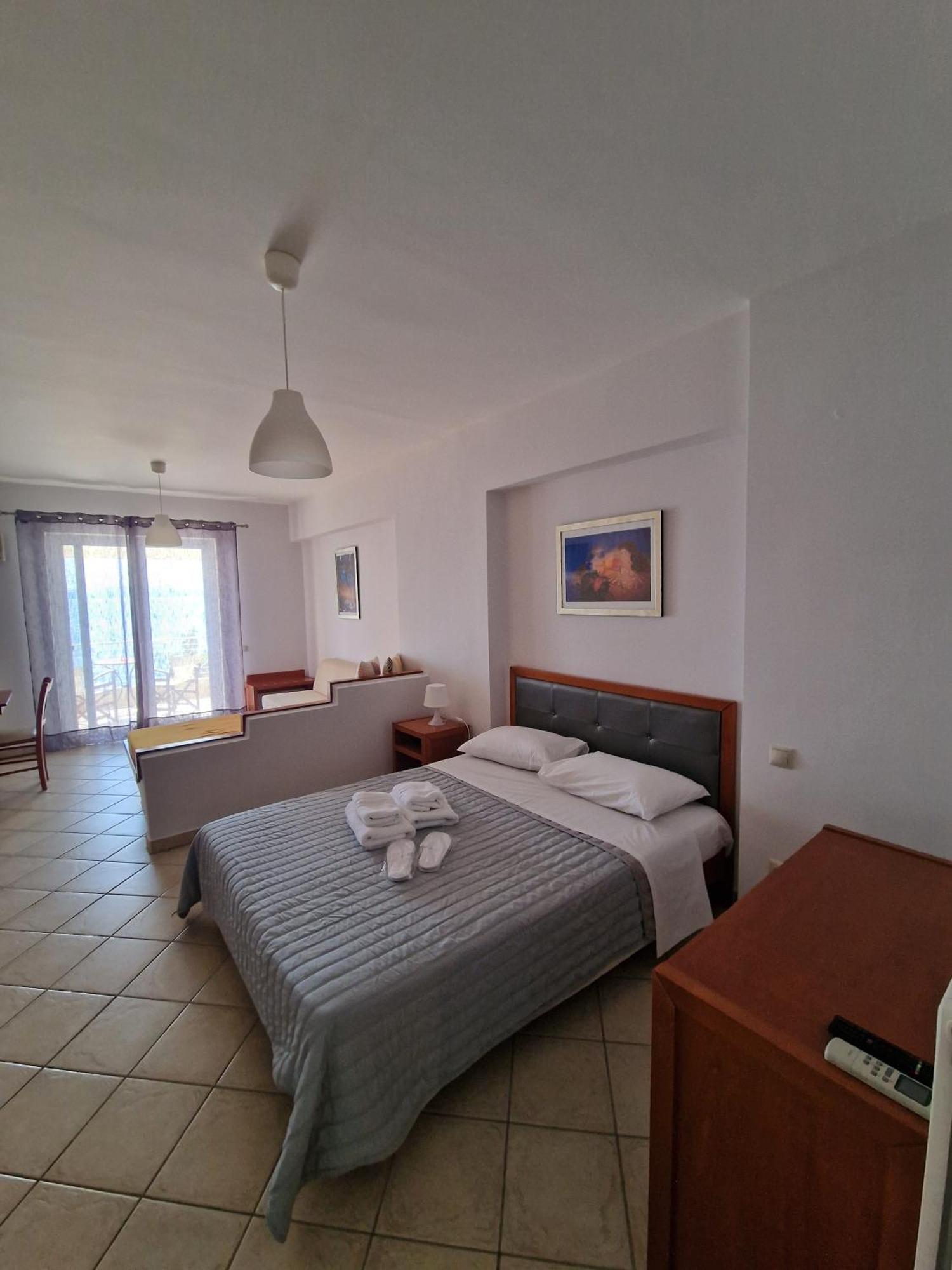 Aparthotel Porto Xronia Khrónia Zewnętrze zdjęcie