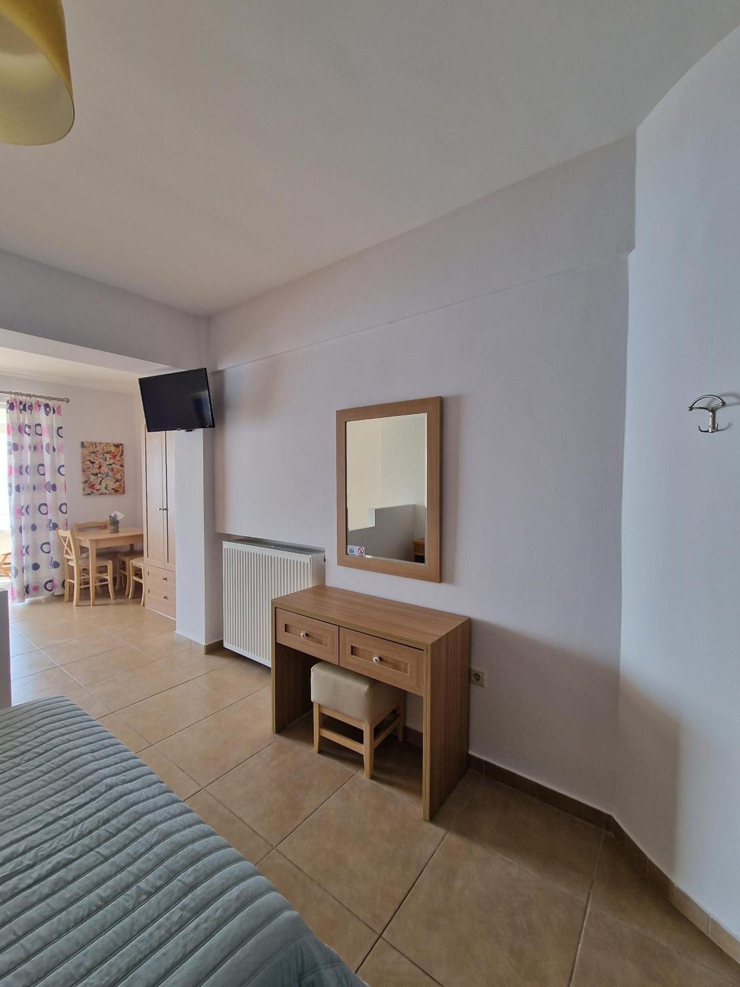 Aparthotel Porto Xronia Khrónia Zewnętrze zdjęcie